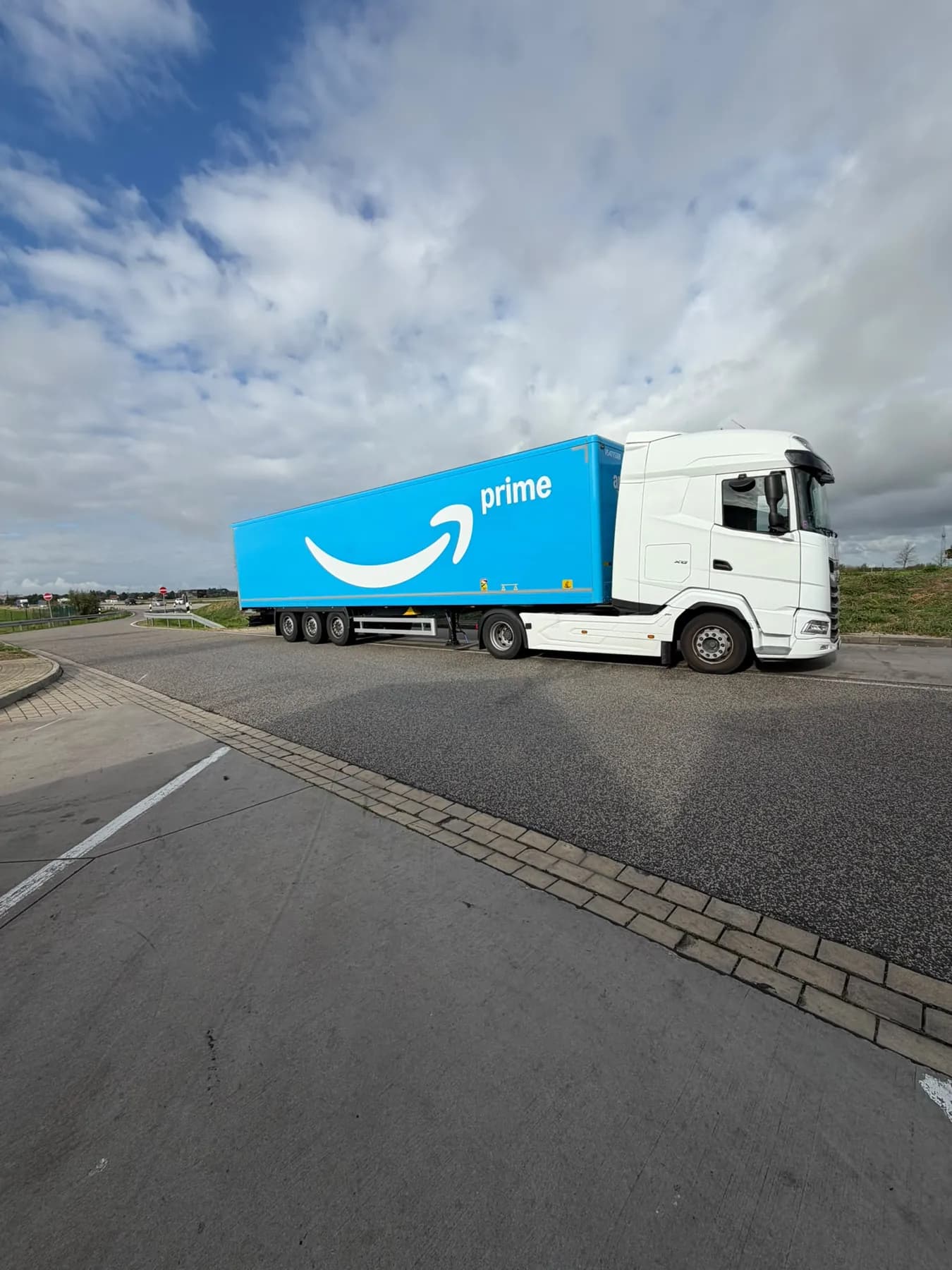 Pojazd transportowy — zdjęcie z galerii KRDG Logistics 3